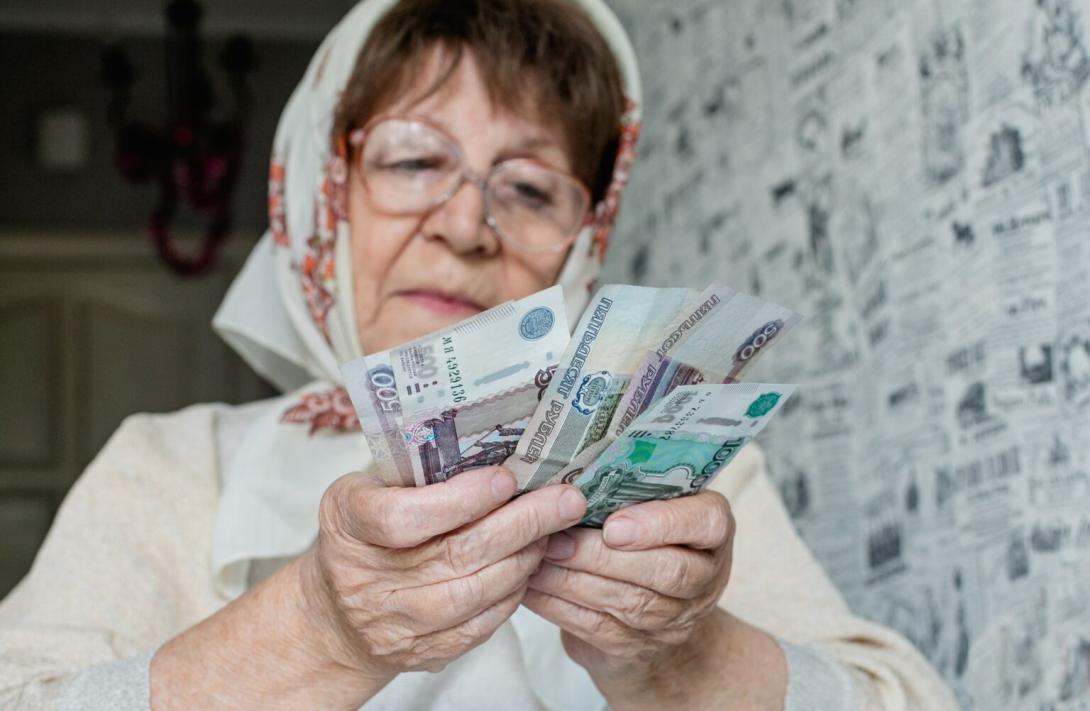 С 10 июня: всех пенсионеров, получающих выплаты на банковскую карту, обрадовали новым решением