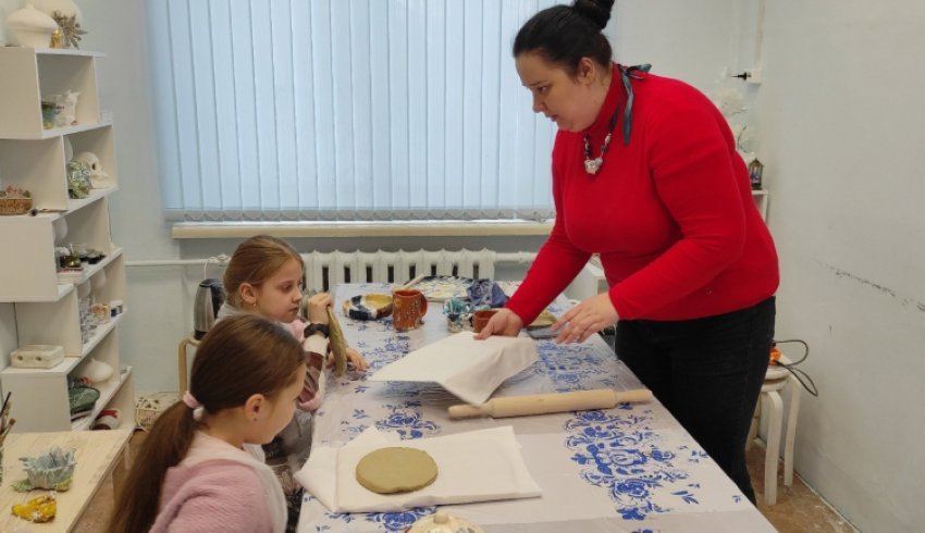 В Северодвинске на средства социального контракта открыли гончарную мастерскую