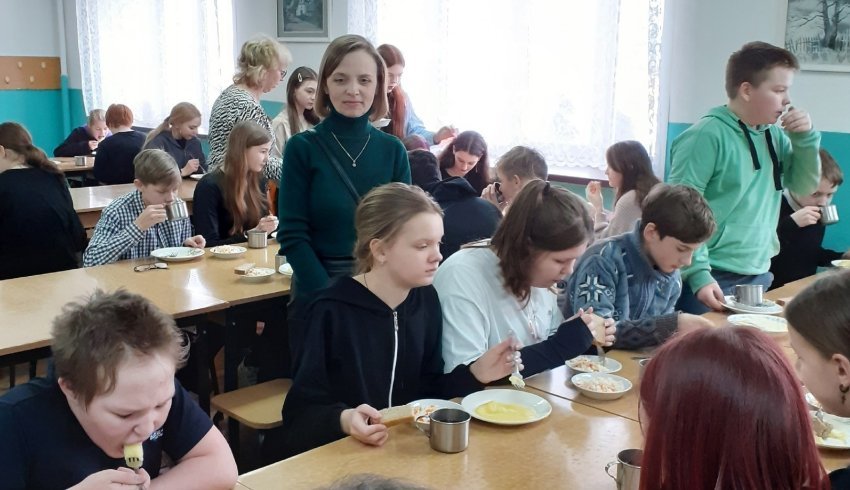 Совет родителей Каргопольского муниципального округа проверил обеспечение обучающихся горячим питанием