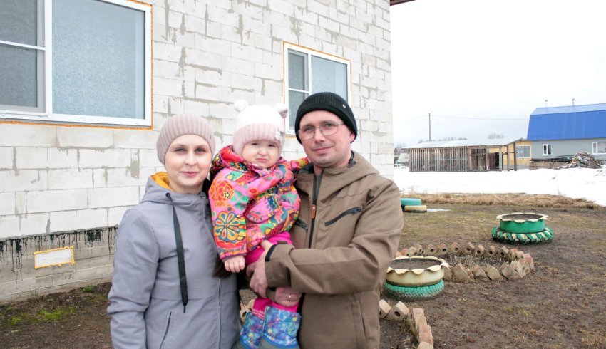 Дом, семья, работа: у Ксении Альгиновой всё это есть в родном для неё селе Шеговары
