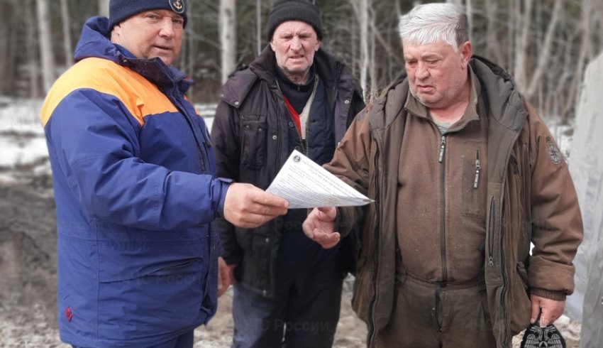 МЧС России: в Архангельской области запрещено выходить и выезжать на лед