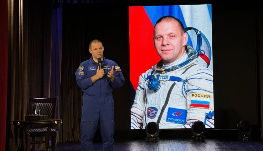 В Каргополе открылась выставка фотографий космонавта-испытателя Ивана Вагнера 