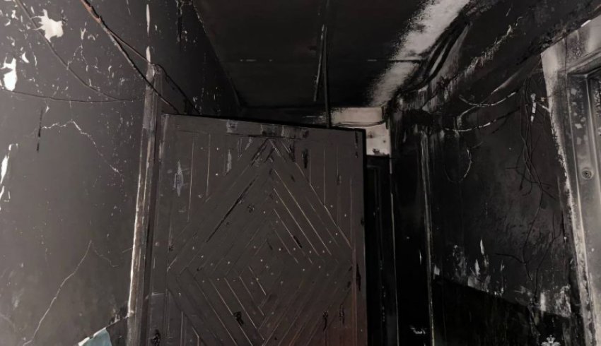 Костёр в кастрюле привел к крупному пожару в многоквартирном жилом доме в Северодвинске
