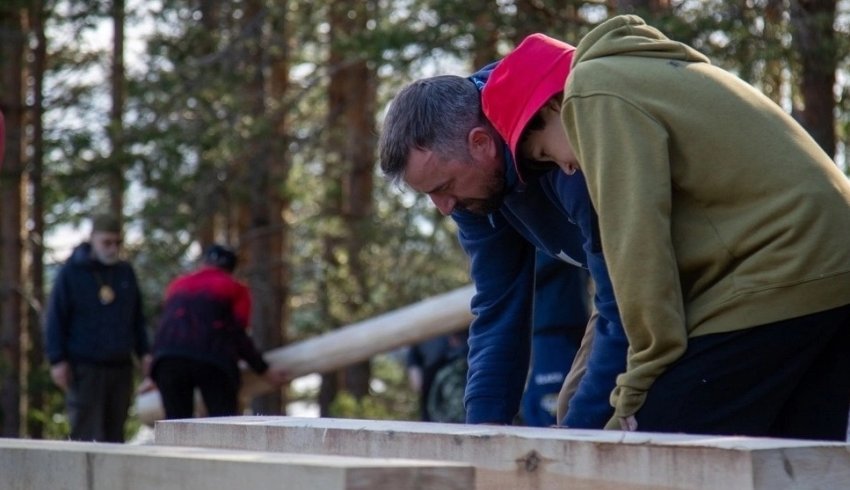 «Отцы и дети»: летом в Кенозерье пройдут семейные матер-классы по плотницкому делу
