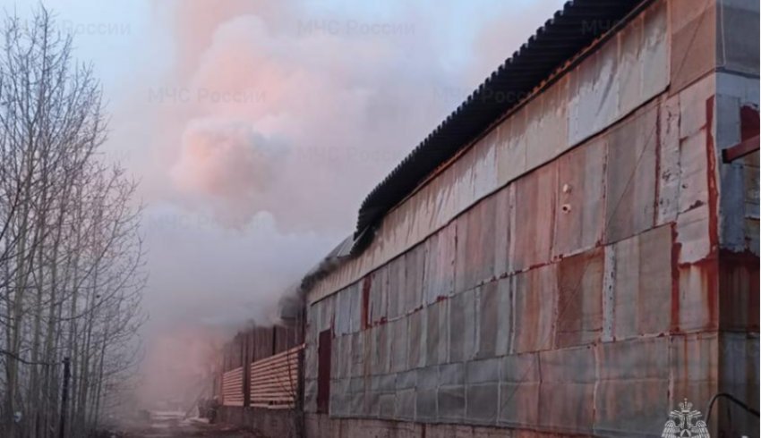 В Новодвинске ликвидирован крупный пожар в производственном здании
