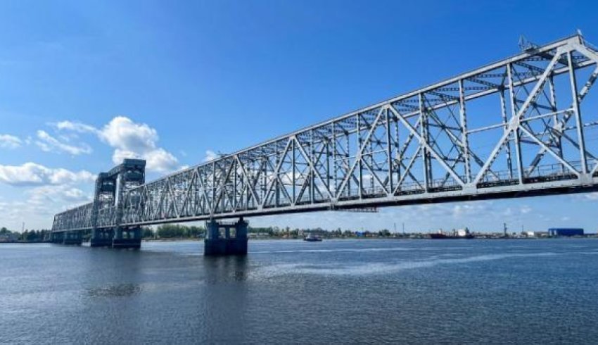 Перекрытие Северодвинского моста в Архангельске перенесли на конец месяца
